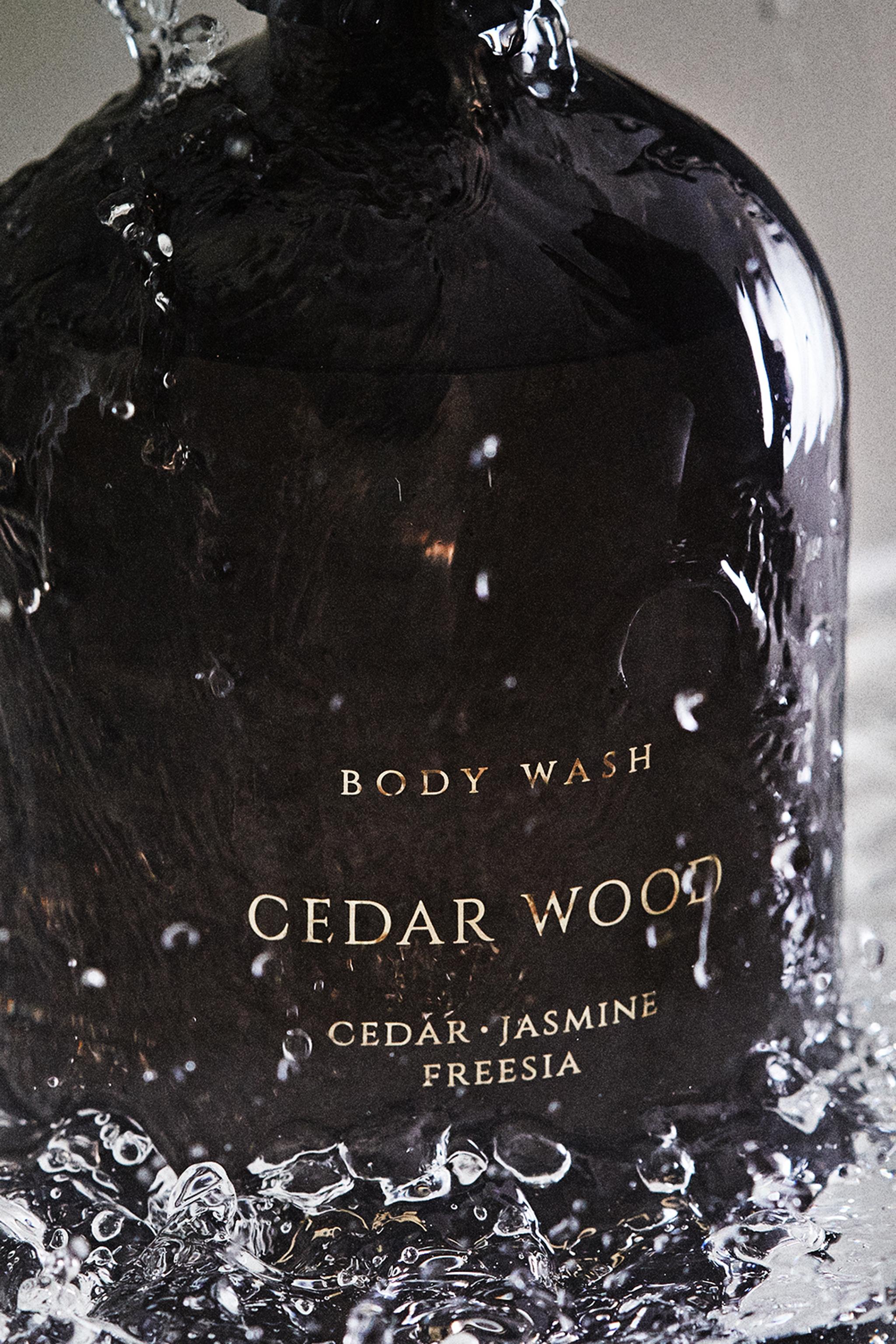 (1L) CEDAR WOOD BODY LIQUID SOAP